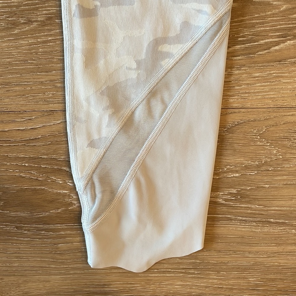 Lululemon Wunder-Under Scalloped Hem Leggings - Picture 8 of 11